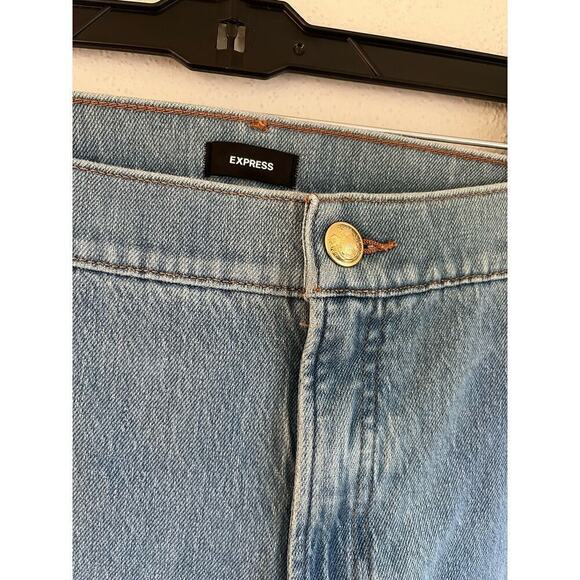 Express Woman Mid Rise Light Wash '70s Flare Jeans, Size 16S - Picture 8 of 10